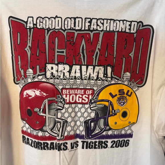 2006 Arkansas Razorbacks vs LSU Tigers T-Shirt 'Beware of Hogs' - Picture 5 of 5